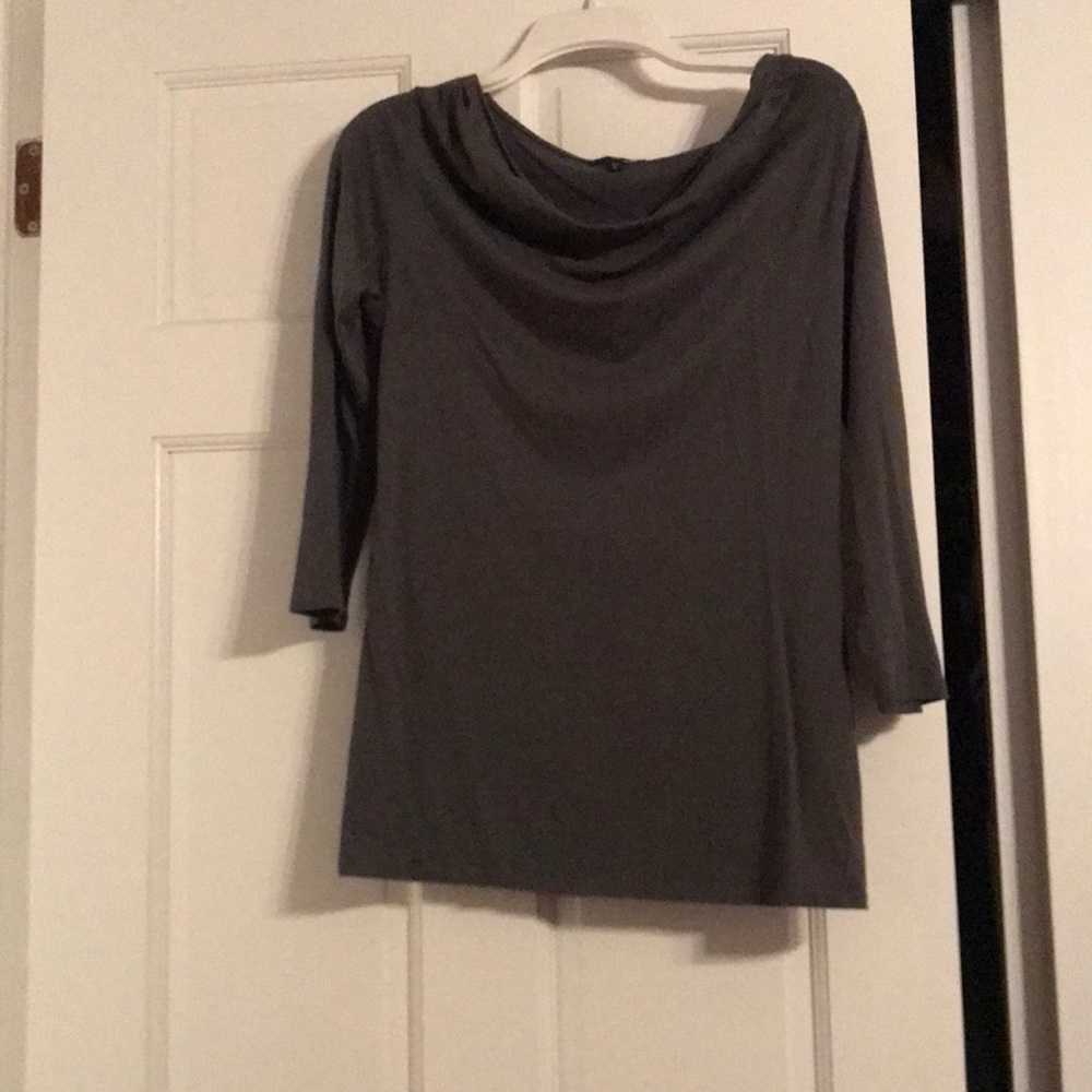 Grey quarter sleeve top